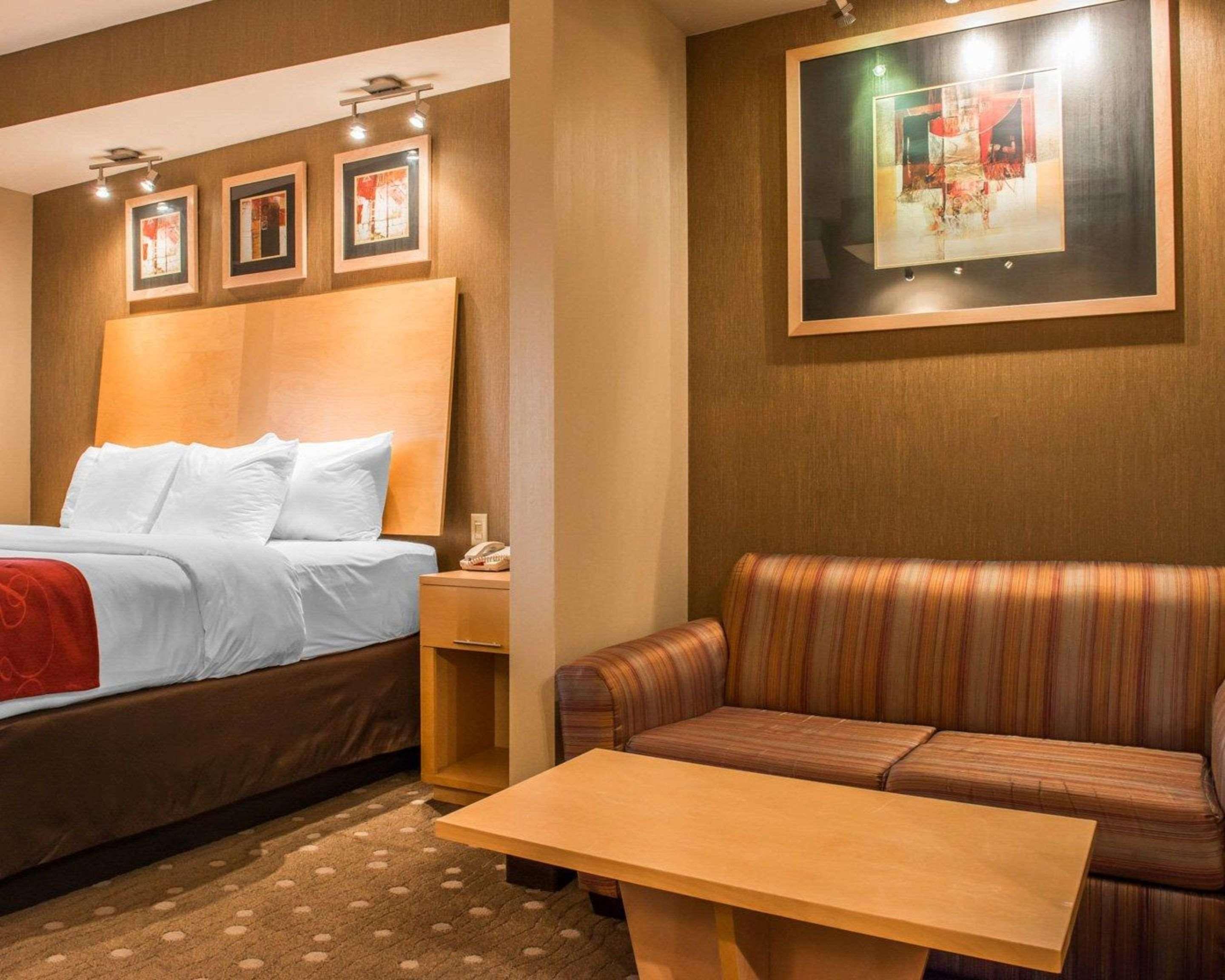 Comfort Suites Монровилл Экстерьер фото