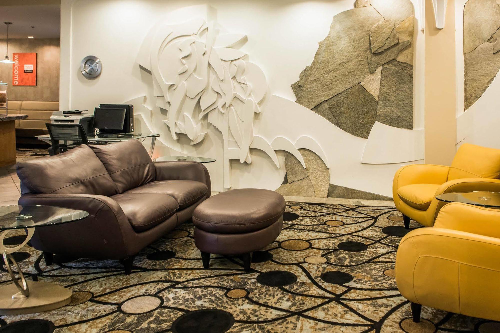 Comfort Suites Монровилл Экстерьер фото