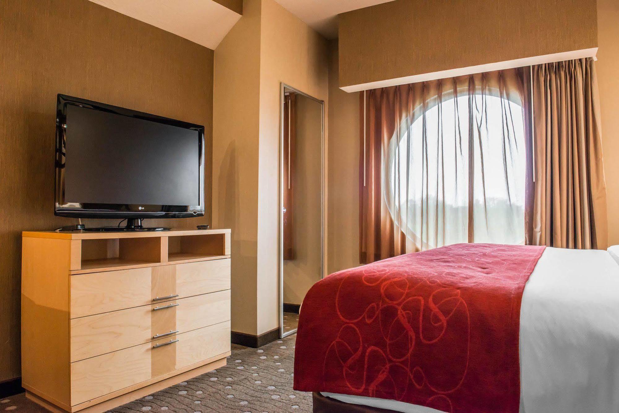 Comfort Suites Монровилл Экстерьер фото